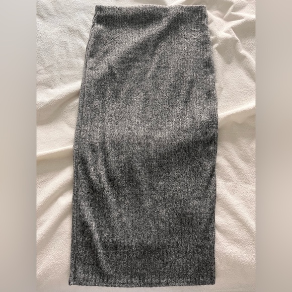 Knit top and skirt set - Picture 3 of 3